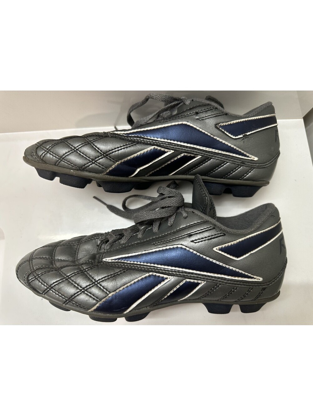 Reebok RB 710 KTS 19-147458 Retro Gray & Navy Soccer Cleats Size 7 (25cm)